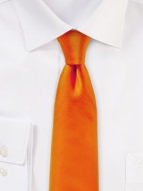 Cravatta in seta nobile satinata arancione shimmer