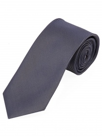 Cravatta a righe verticali strette blu reale