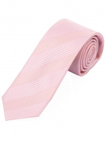 Cravatta lunga linea monocromatica superficie rosé