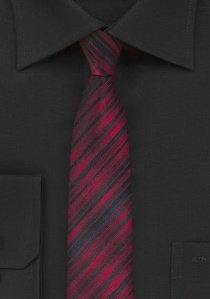 Cravatta stretta righe rosso