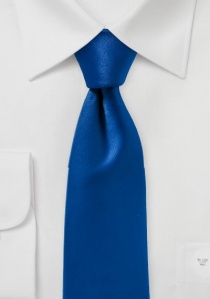 Cravatta di grande effetto in tinta unita blu