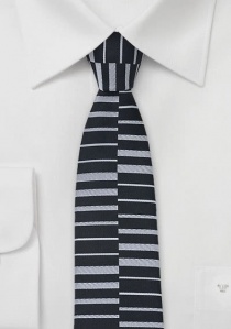 Sottile cravatta design righe