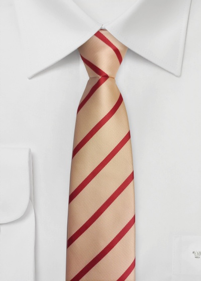 Cravatta da uomo con struttura a righe dorate