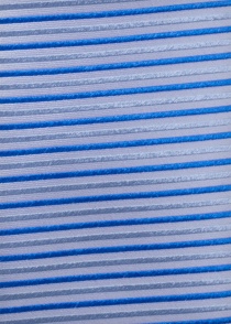 Cravatta a righe orizzontali blu argento