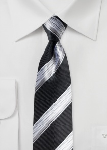 Cravatta extra larga con elegante disegno a righe