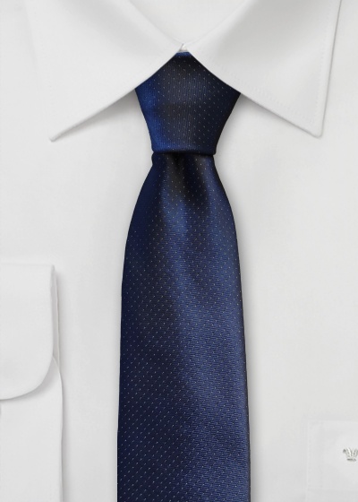 Cravatta a punti sottili blu navy