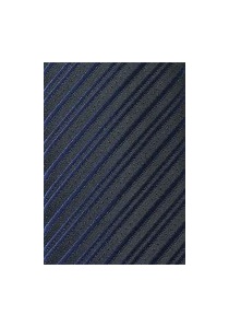 Cravatta business con struttura a righe blu scuro