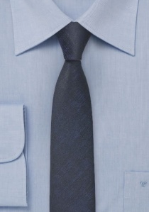 Cravatta stretta blu marino