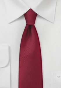 Cravatta stretta rosso scuro