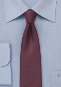 Cravatta monocromatica rosso bordeaux di forma