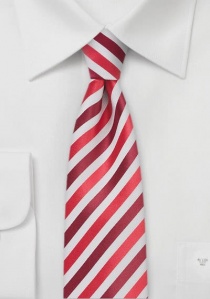Cravatta a righe strette e sagomate rosso medio