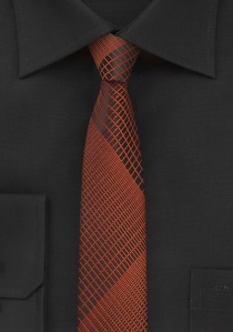 Cravatta stretta lineare rosso
