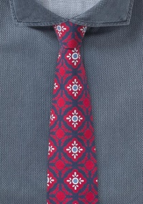 Cravatta moderna rosso ciliegia con disegno