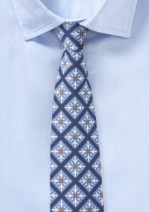 Cravatta azzurra con motivo a quadri