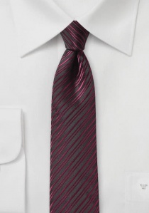 Cravatta sottile righe