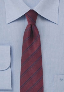 Cravatta a righe rosso bordeaux con lana