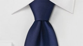 La giusta cravatta nell′armadio